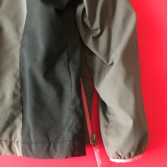 North Face all weather girls fleece-lined jacket - Picture 7 of 8